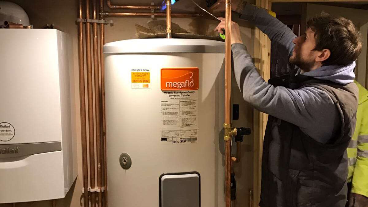 Unvented cylinder install, Hedges & Sons